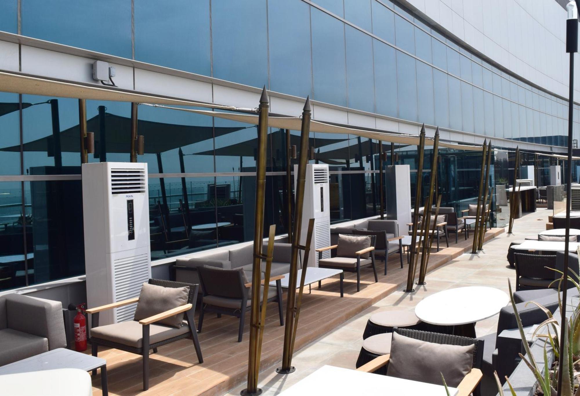 Downtown Rotana Hotel Manama Exterior foto The Sky Bar