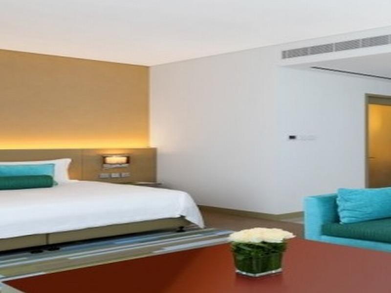 Downtown Rotana Hotel Manama Exterior foto A room at the hotel