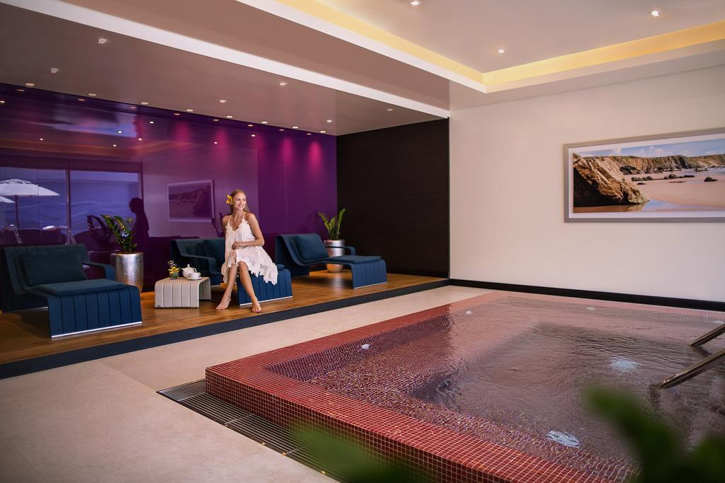 Downtown Rotana Hotel Manama Exterior foto Spa at the Hotel