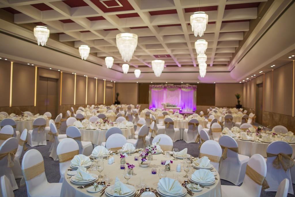 Downtown Rotana Hotel Manama Exterior foto The Grand Ballroom