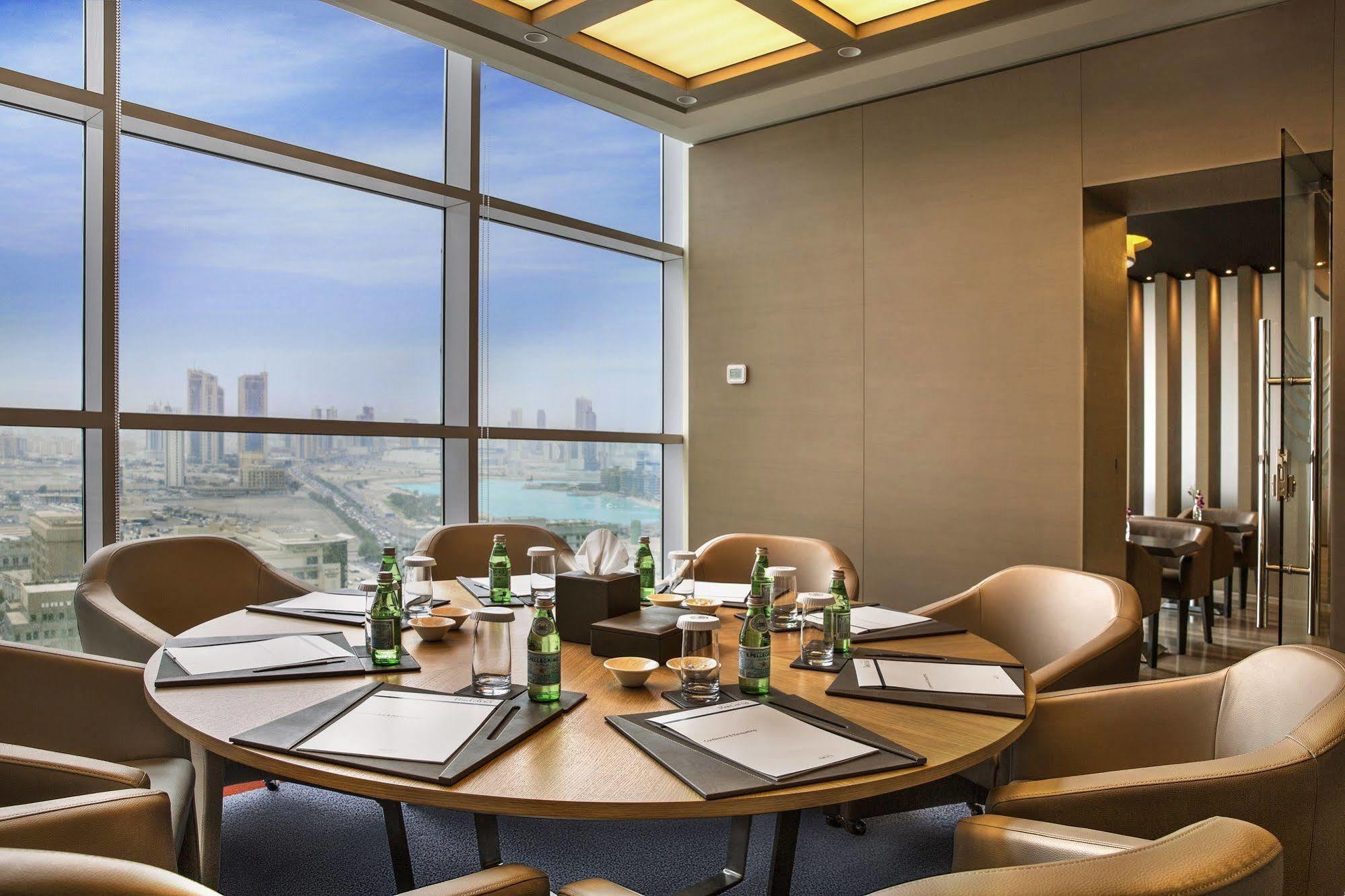 Downtown Rotana Hotel Manama Exterior foto Meeting room at the Westin