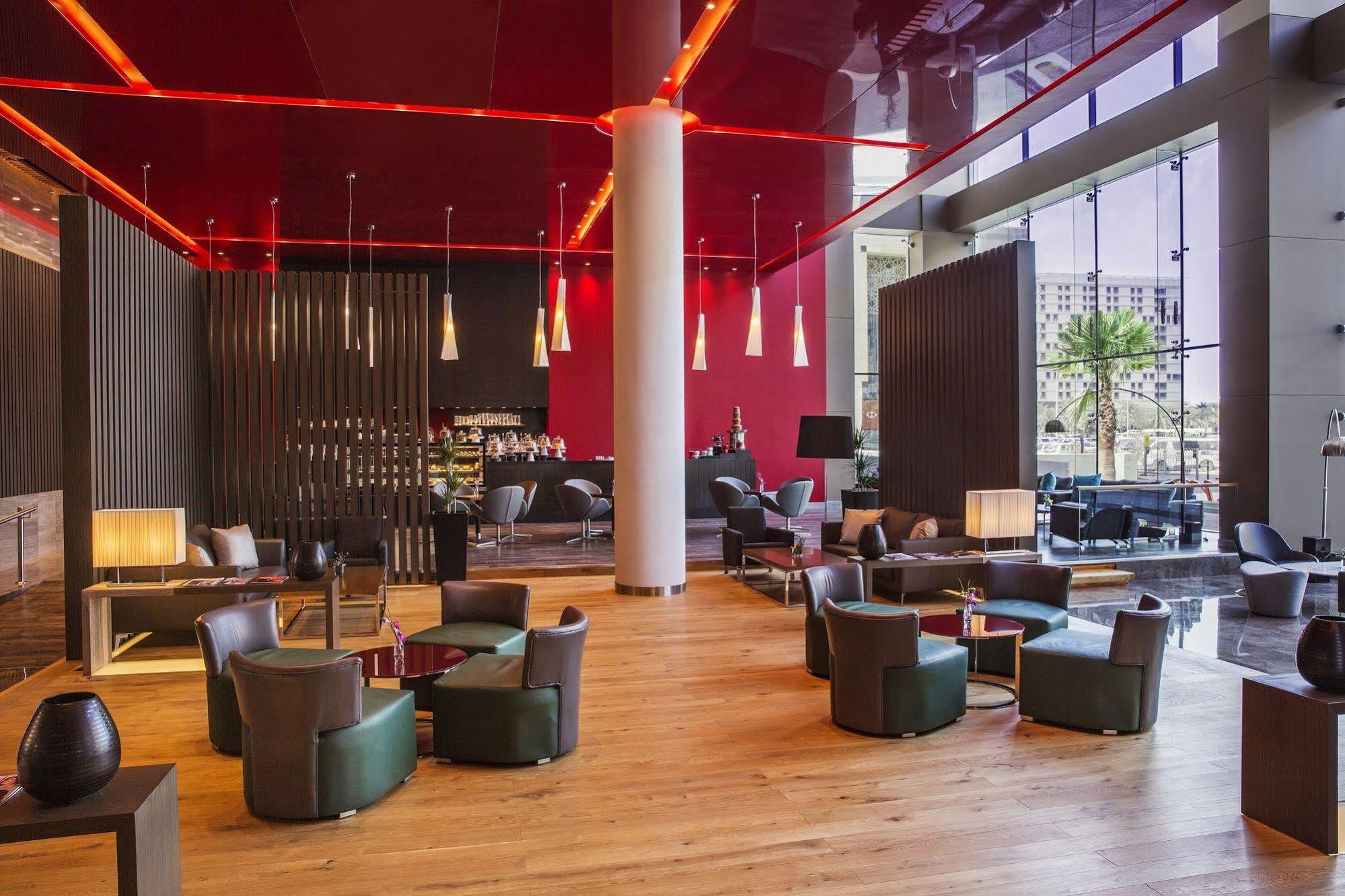 Downtown Rotana Hotel Manama Exterior foto The lounge at the airport